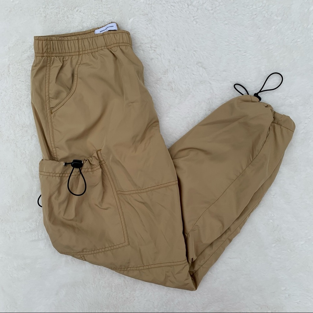 UO Taupe Nylon Cargo Wind Pants (Size: S)